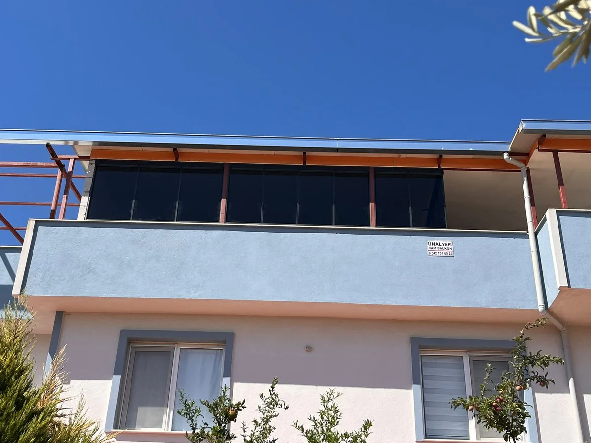 Saruhanlı zip perde uygulaması – bina cephesinde kaset sistemi – Ünal Yapı